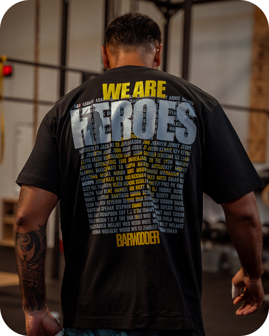 T-shirt de la collection we are heroes porté par un homme